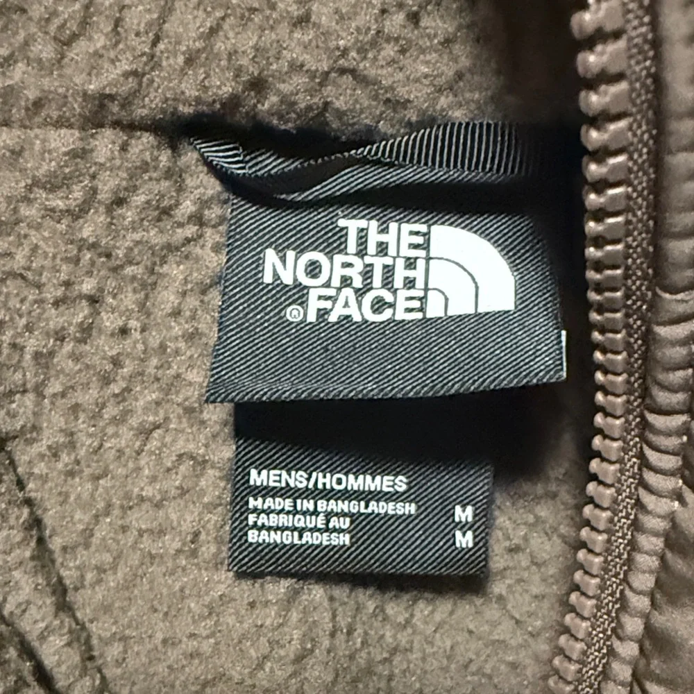 The North Face Men's Chocolate Brown Insulated Puffer Jacket - Picture 2 of 2